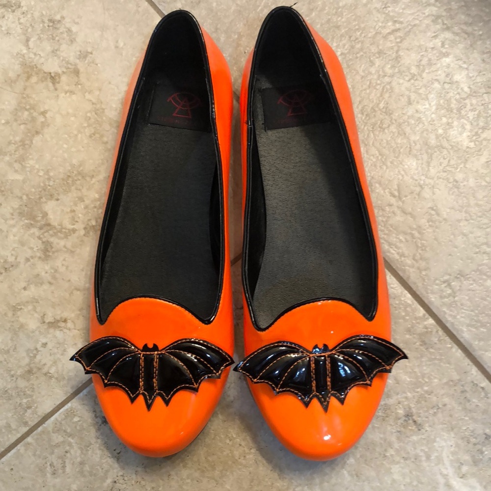 Strange Cvlt cult orange bat flats 🖤🧡🦇